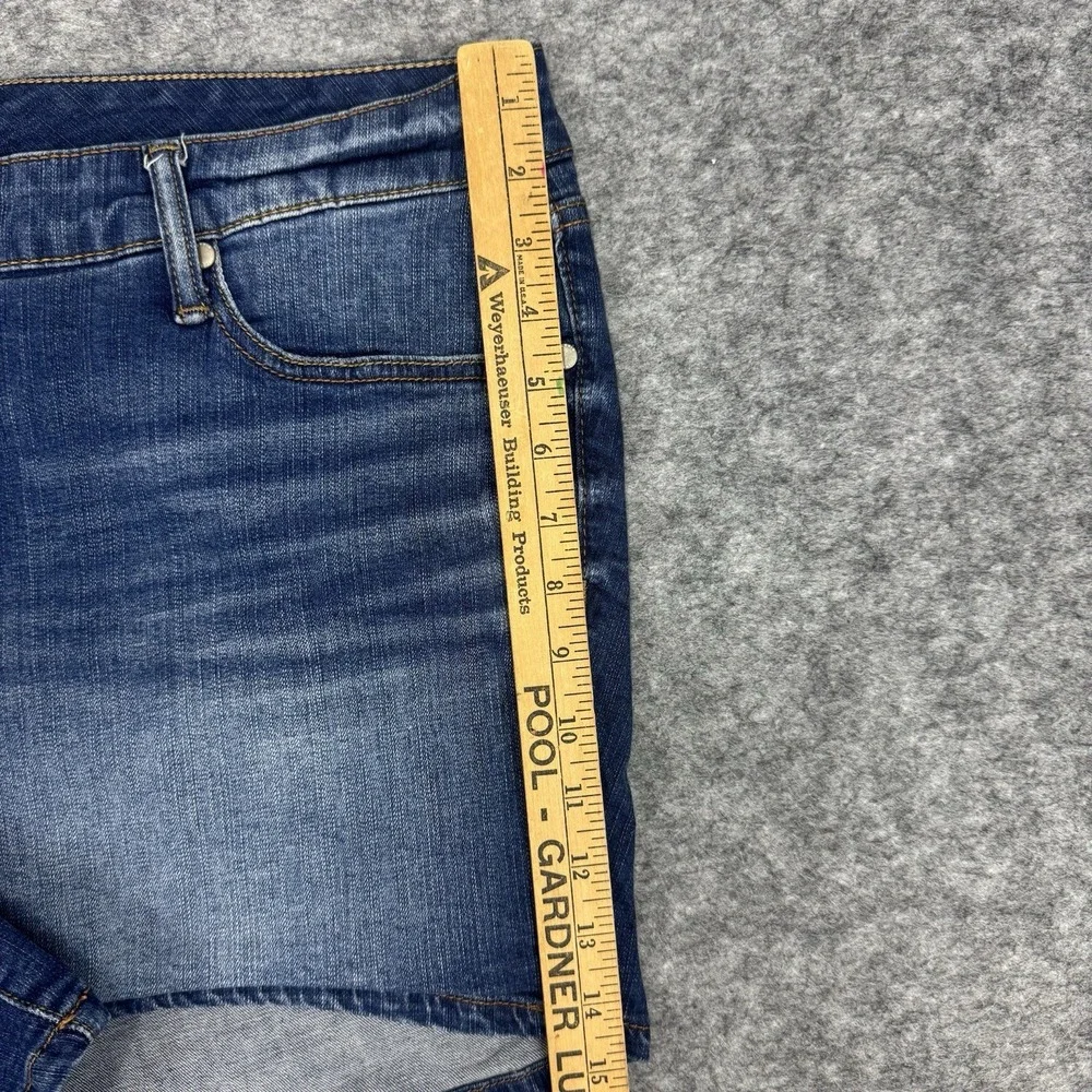 TORRID Womens Dark Blue Mid Rise Denim Shorts‎ Size 20